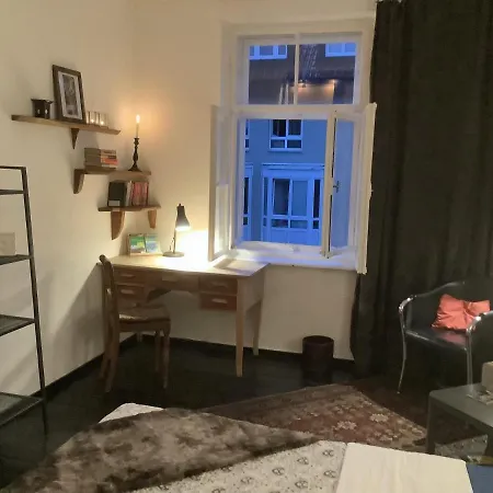 Pansiyon Zimmer In Kuenstlerhaushalt