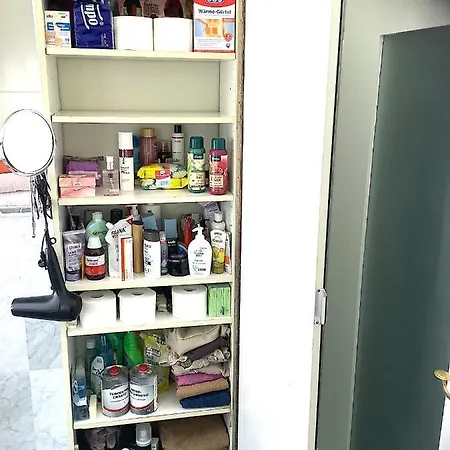 Pansiyon Zimmer In Kuenstlerhaushalt