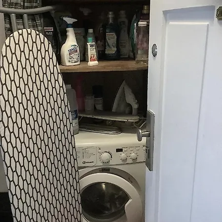 Pansiyon Zimmer In Kuenstlerhaushalt