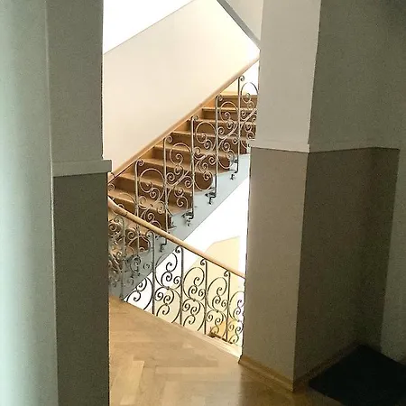Zimmer In Kuenstlerhaushalt Pansiyon