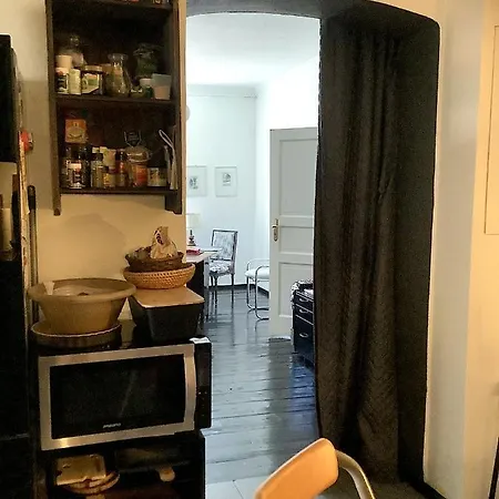 Zimmer In Kuenstlerhaushalt Pansiyon Münih