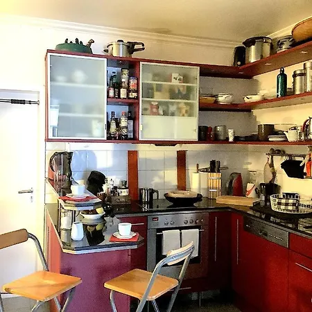 Zimmer In Kuenstlerhaushalt Pansiyon