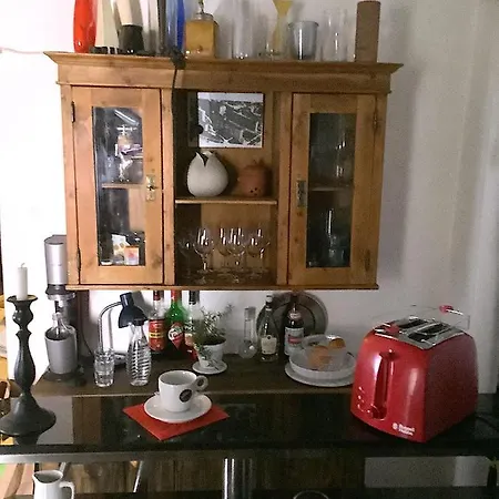 Zimmer In Kuenstlerhaushalt בית אירוח *